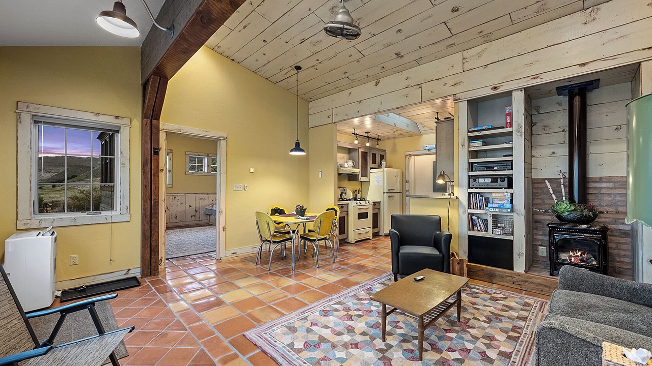 Photo of Livingroom in Meriden