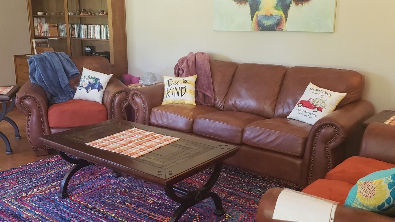 Photo of Livingroom in Center