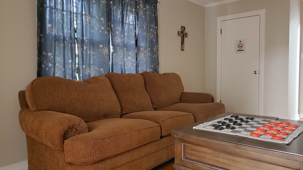 Photo of Livingroom in Center