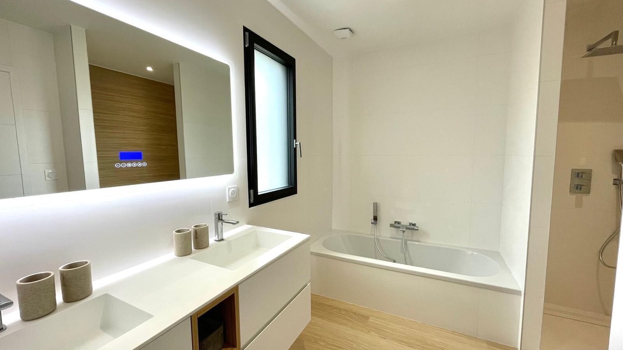 Photo of Bathroom in Carantec