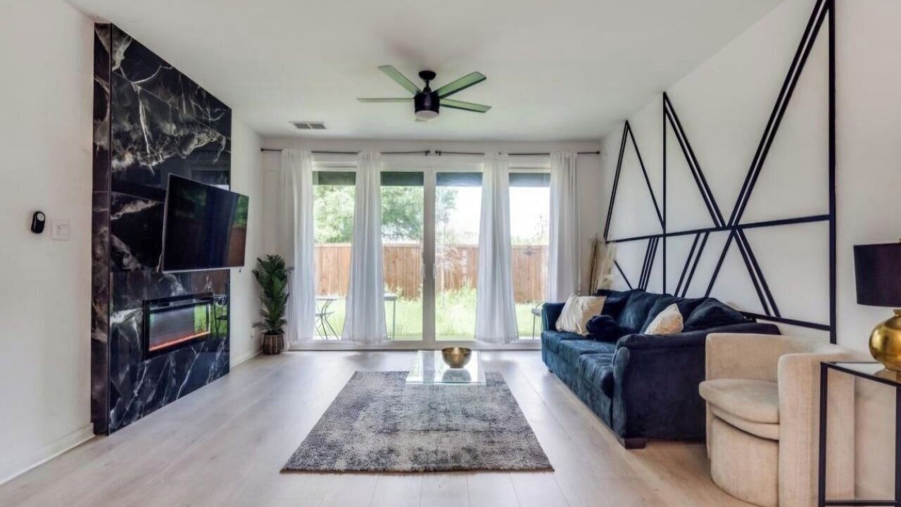Photo of Livingroom in West Dallas