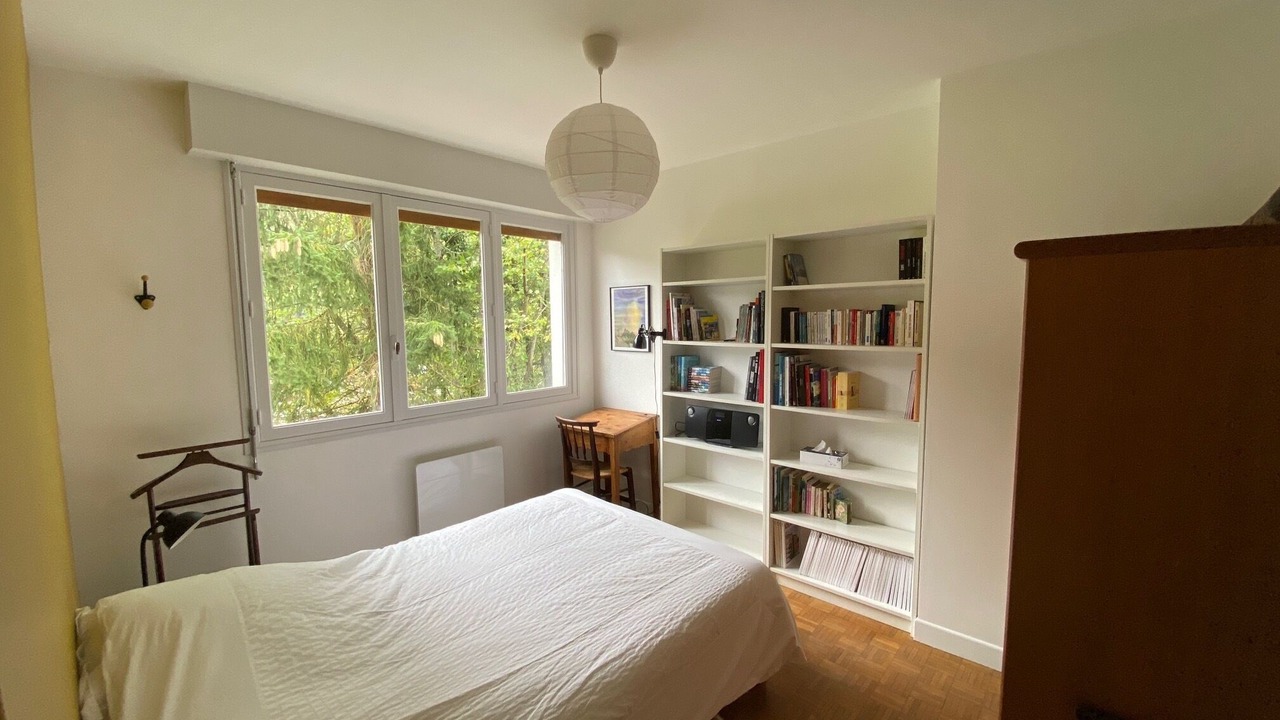 Photo of Bedroom in Sarrancolin