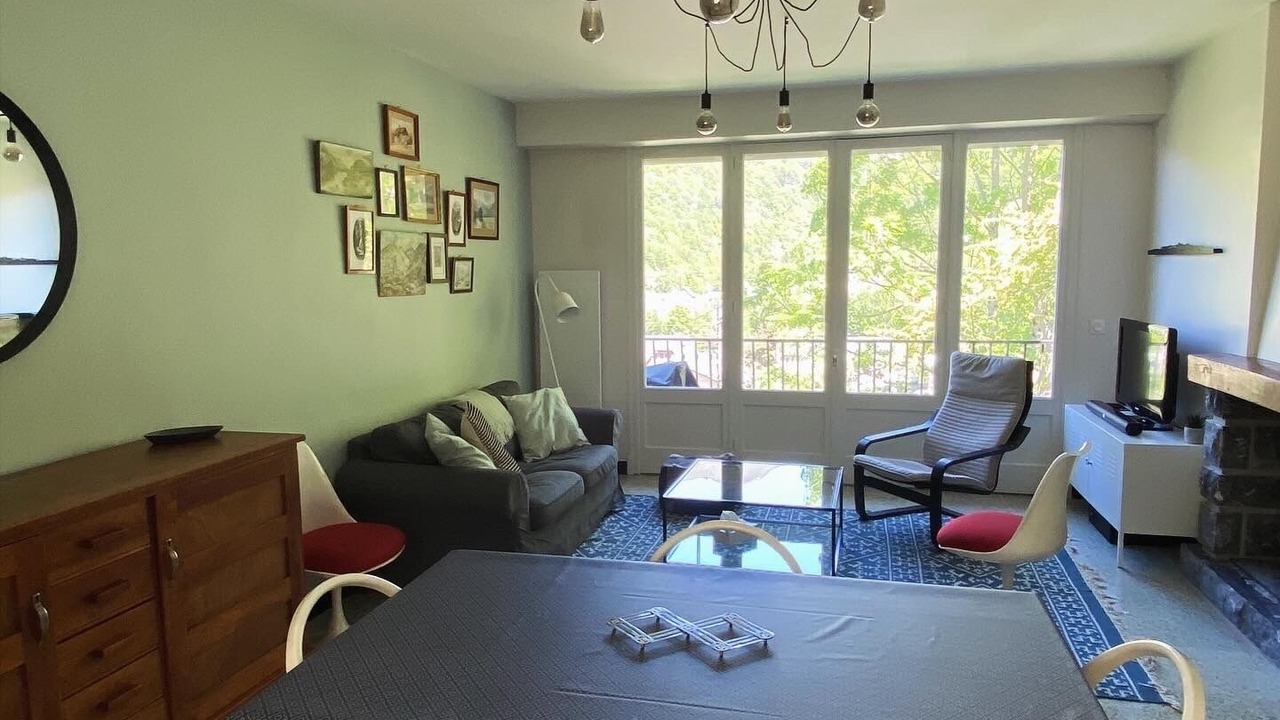 Photo of Livingroom in Sarrancolin