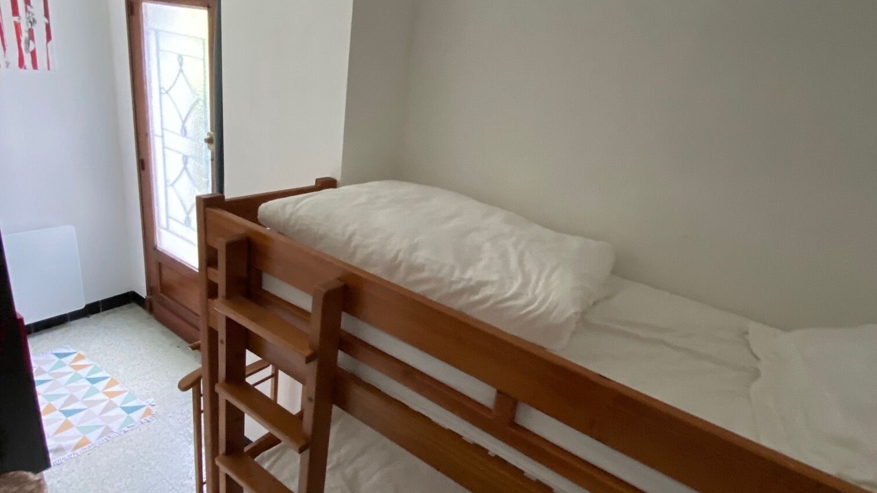 Photo of Bedroom in Sarrancolin