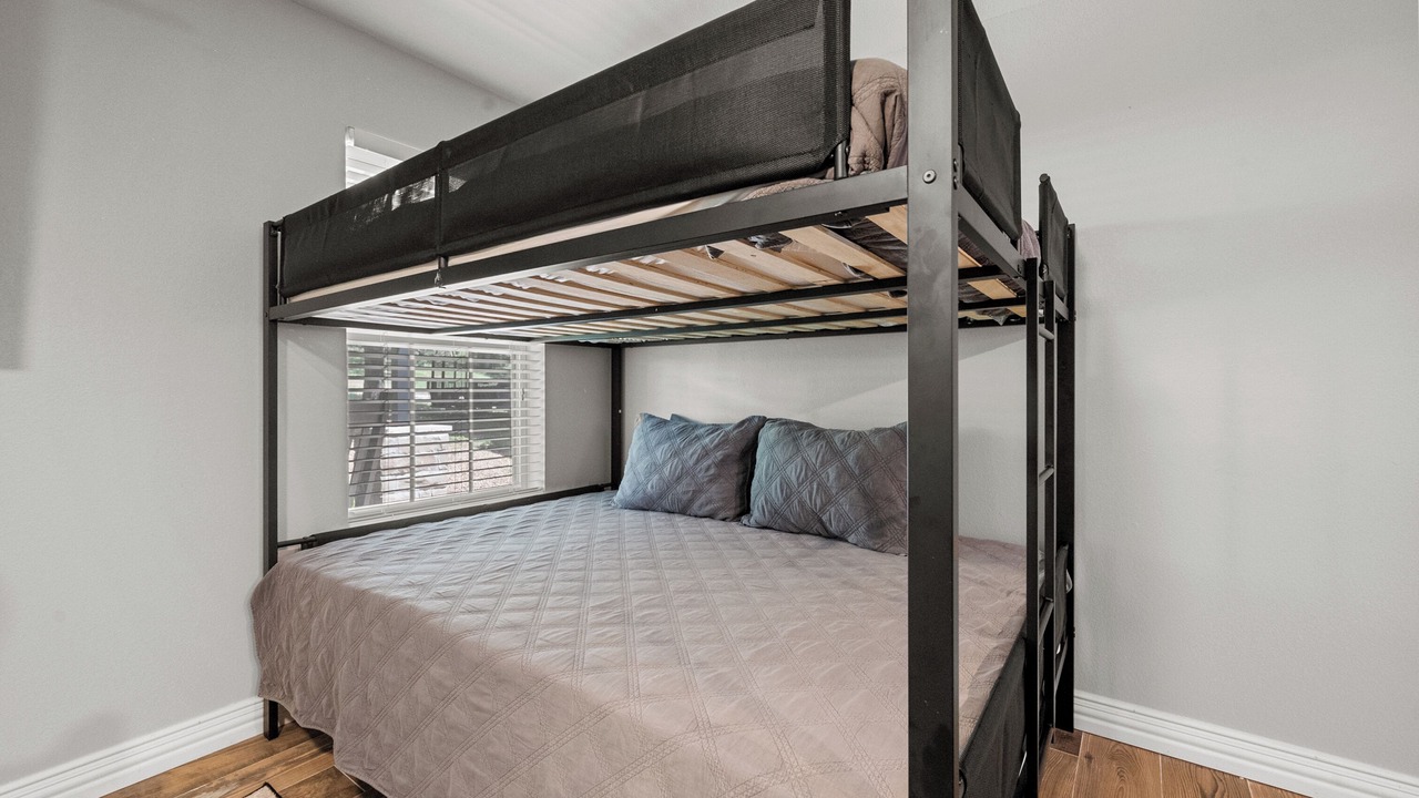 Photo of Bedroom in Cayuga