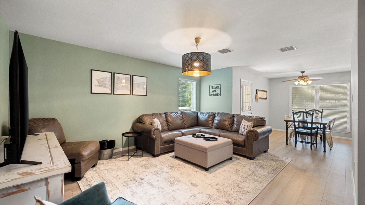 Photo of Livingroom in Cayuga