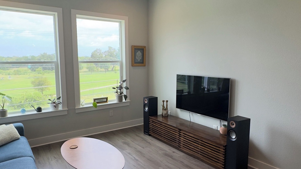 Photo of Livingroom in MLK