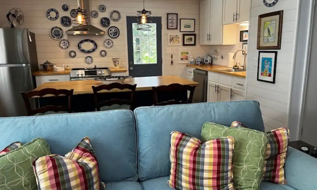 Photo of Livingroom in Hartwell
