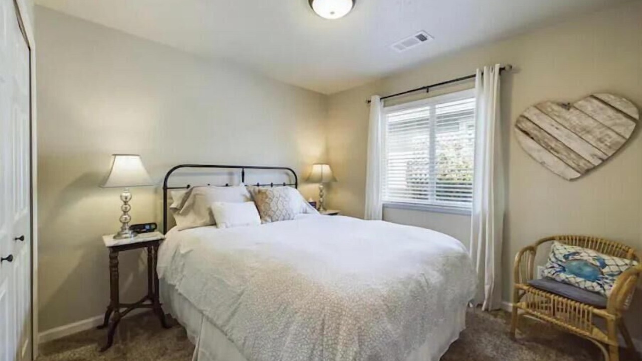 Photo of Bedroom in McKinleyville