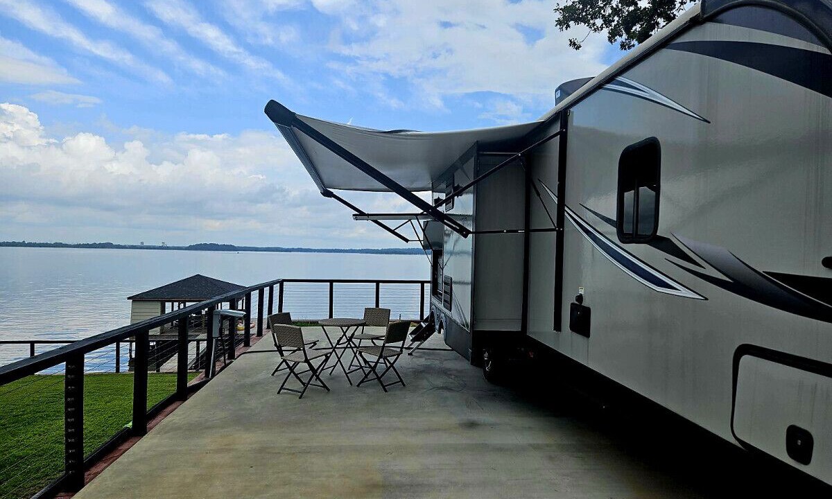 Photo of Outdoor in Dogwood