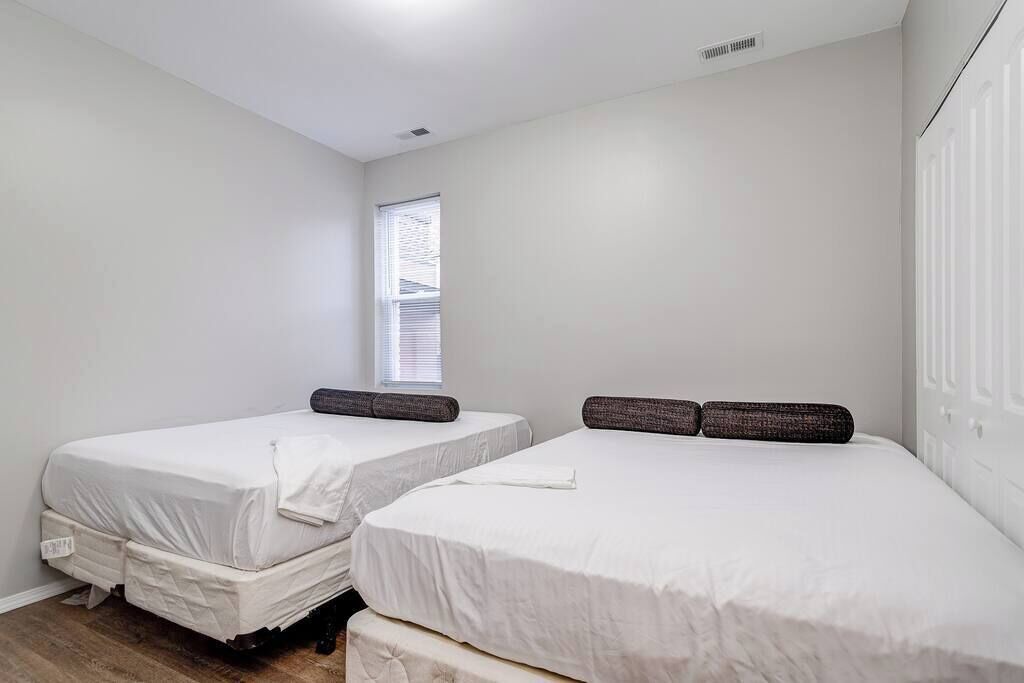 Photo of Bedroom in Wrightwood Neighbors