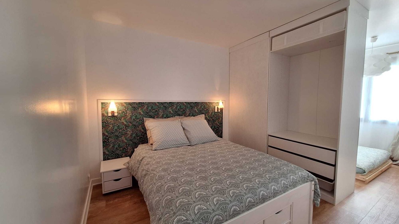 Photo of Bedroom in La Chapelle-sur-Loire