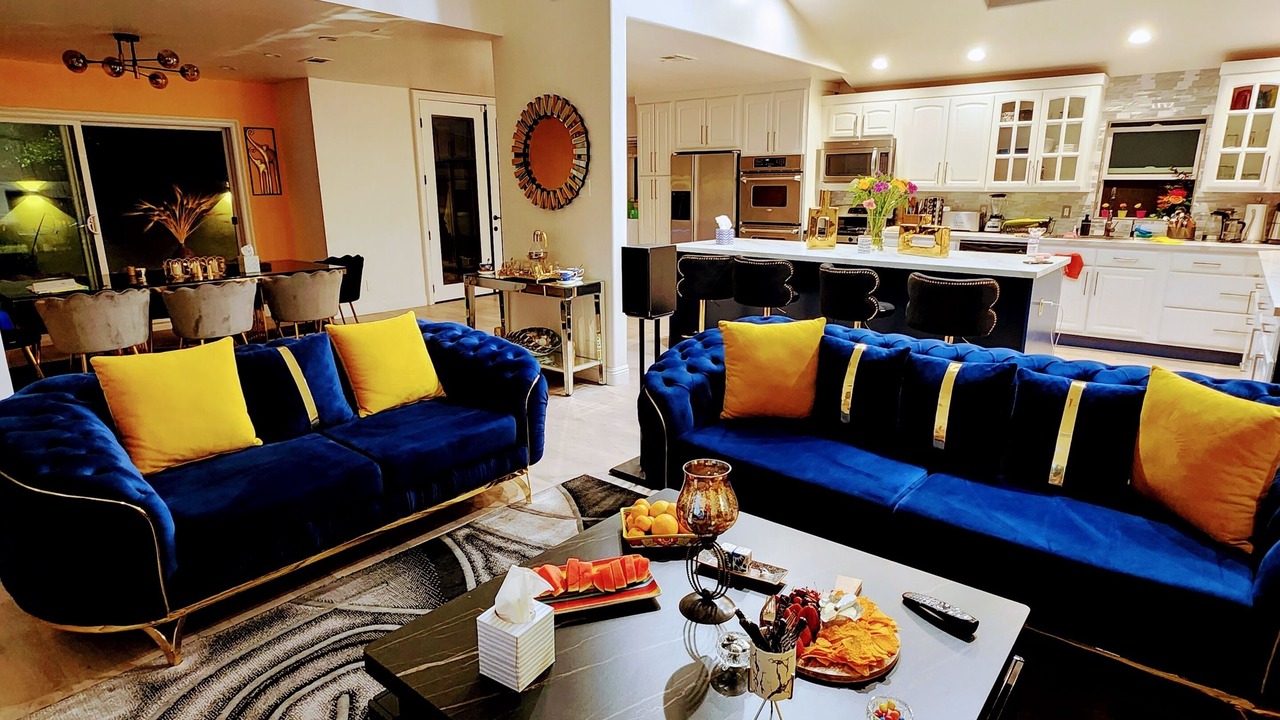 Photo of Livingroom in Reseda