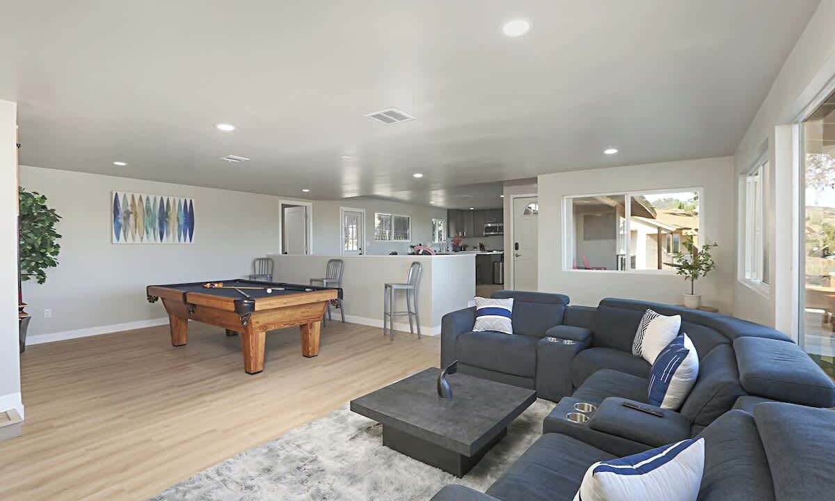 Photo of Livingroom in Midway
