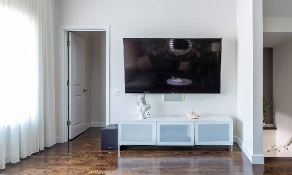 Photo of Livingroom in North Center