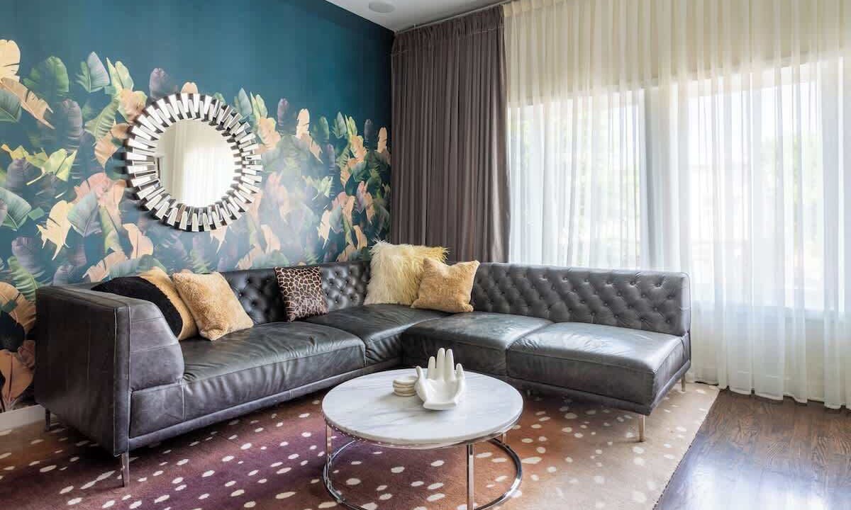Photo of Livingroom in North Center