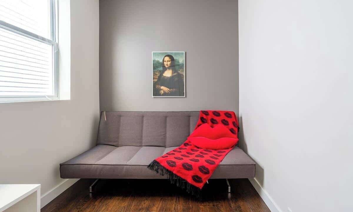 Photo of Livingroom in North Center