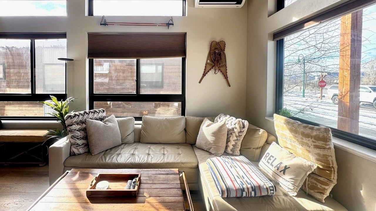 Photo of Livingroom in Victor