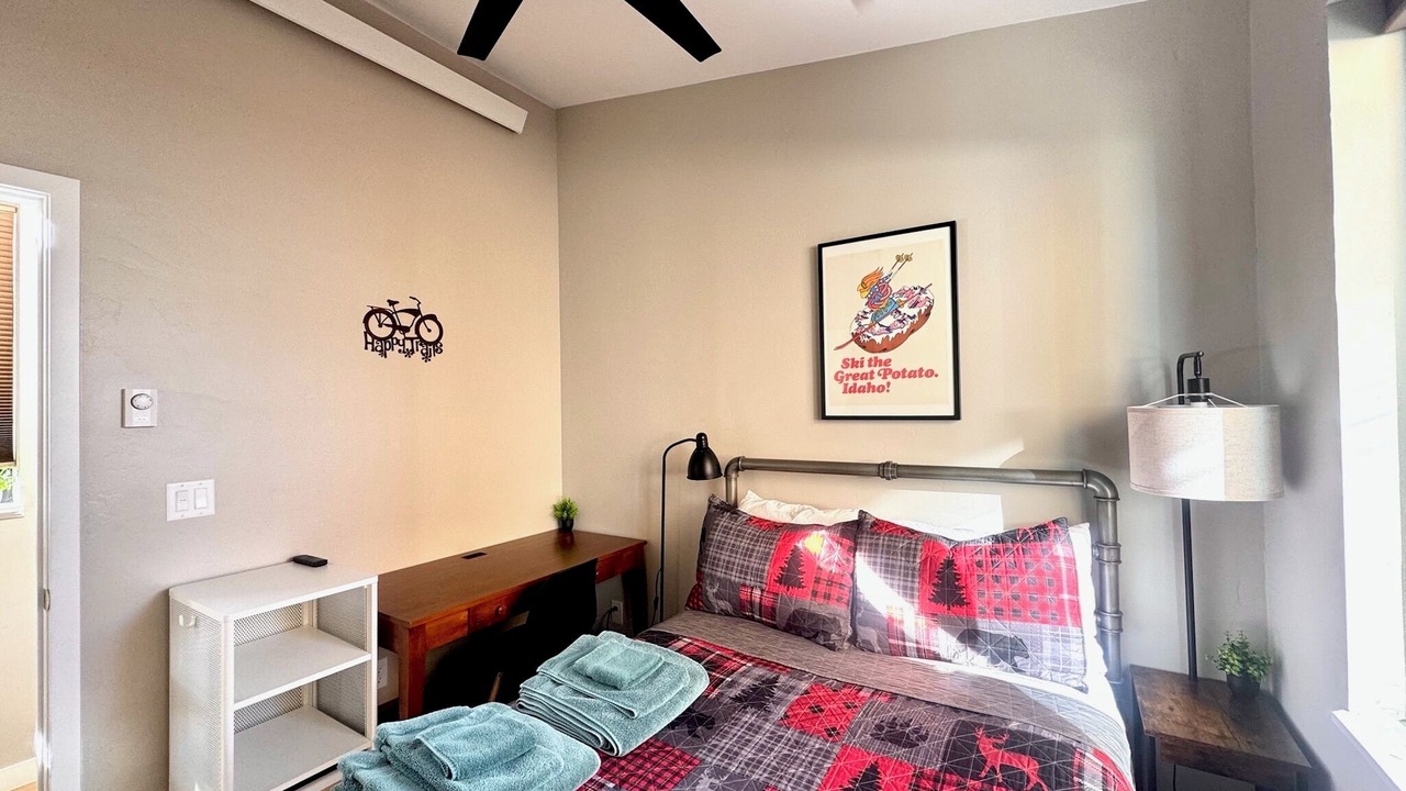 Photo of Bedroom in Victor