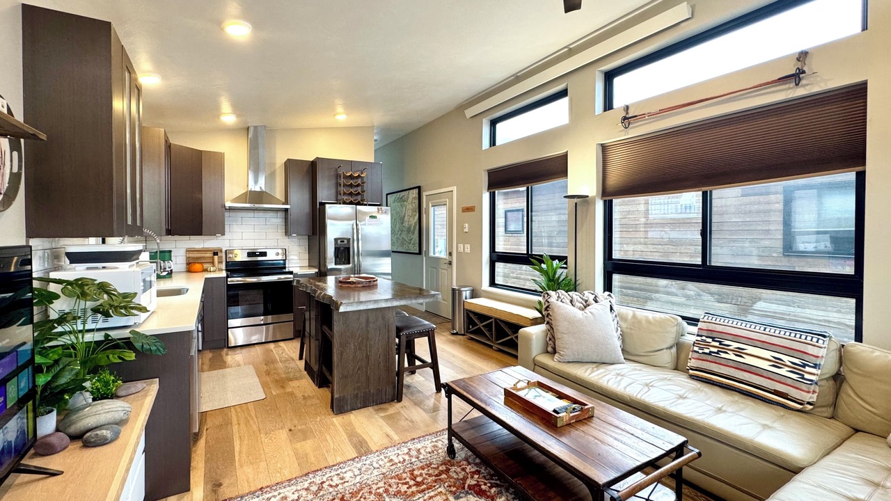 Photo of Others in Victor