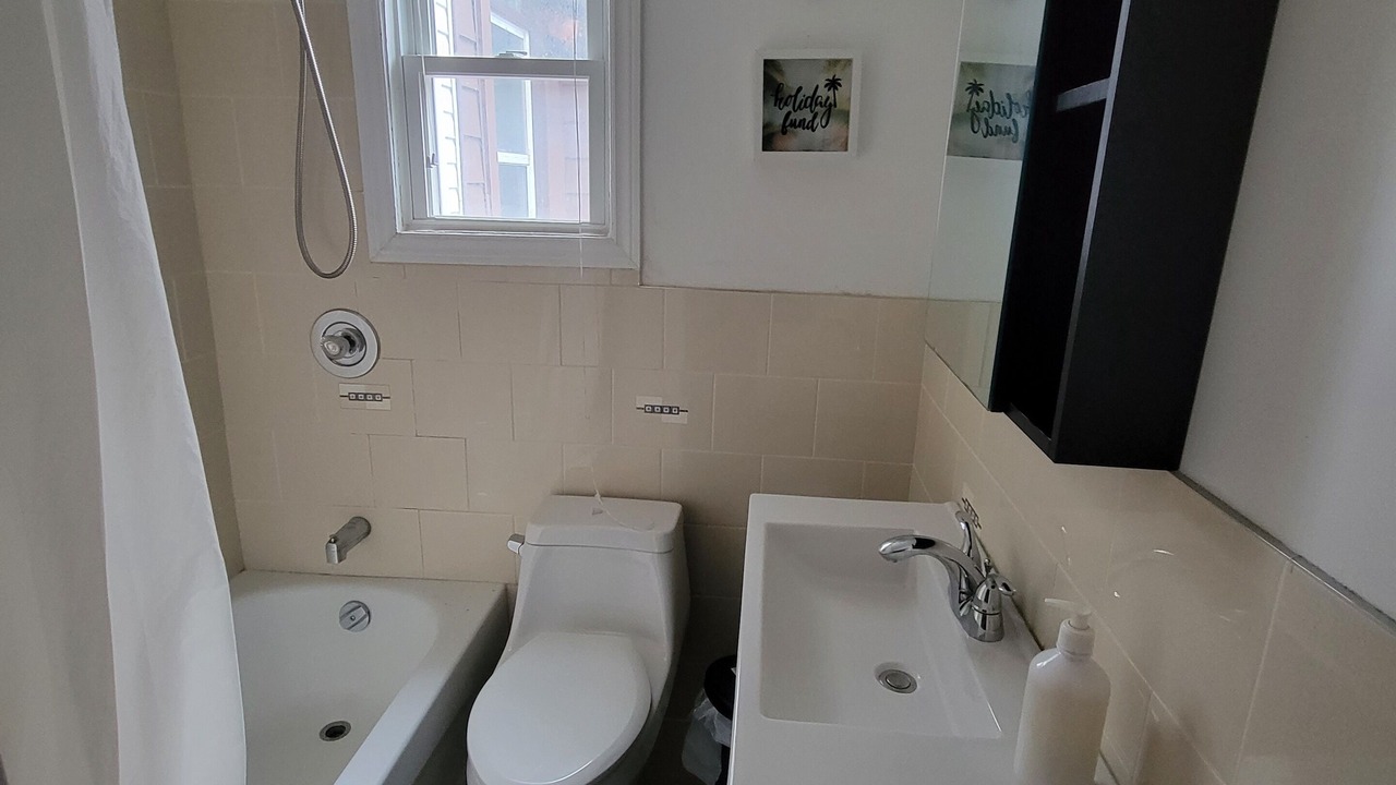 Photo of Bathroom in Dovercourt Park