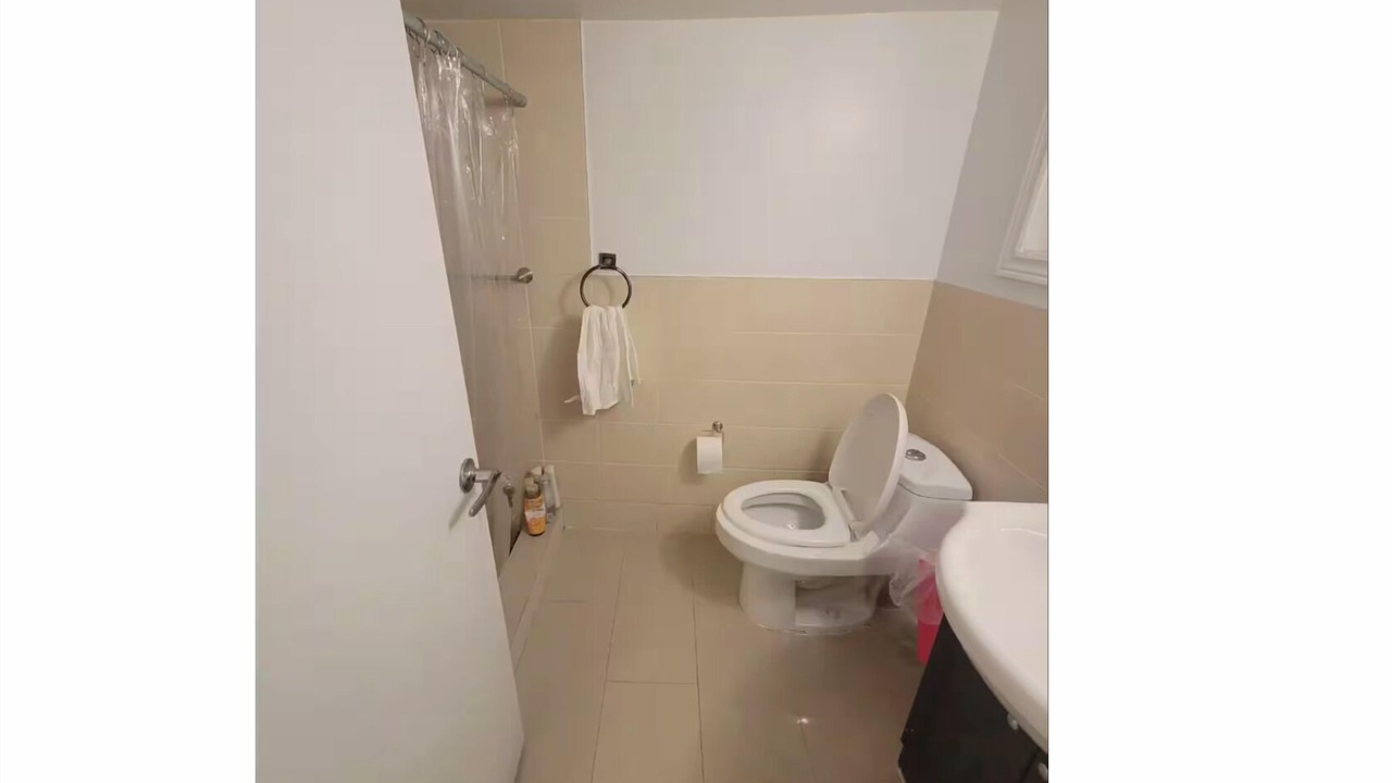 Photo of Bathroom in Dovercourt Park