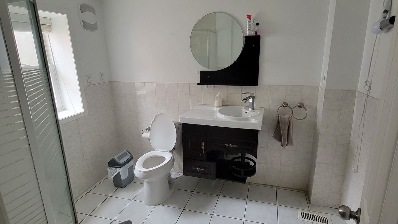 Photo of Bathroom in Dovercourt Park