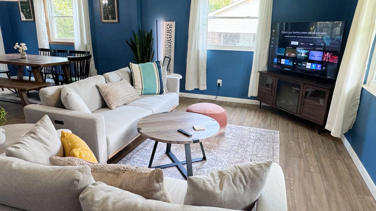 Photo of Livingroom in Cleveland