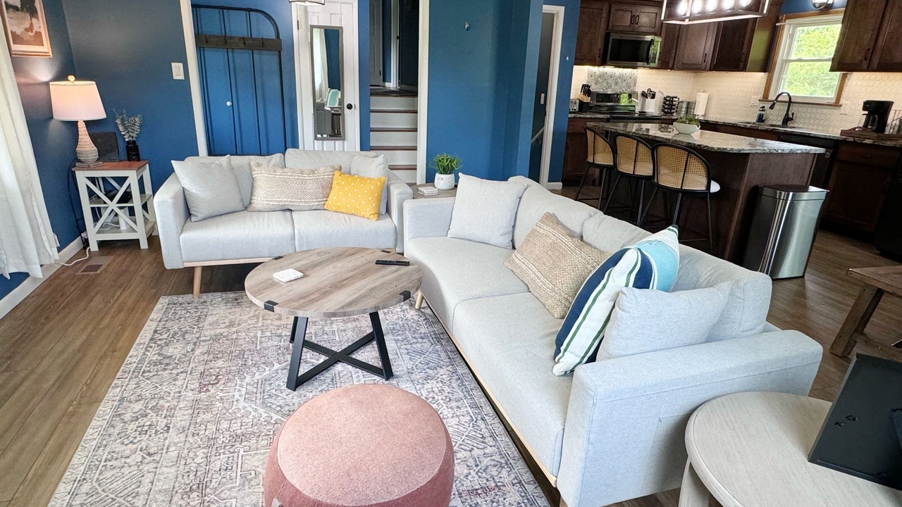 Photo of Livingroom in Cleveland