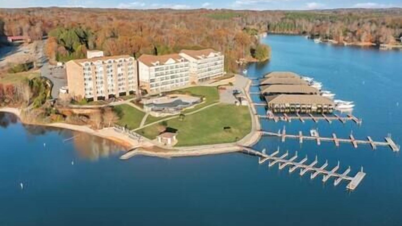 Photo of Others in Smith Mountain Lake