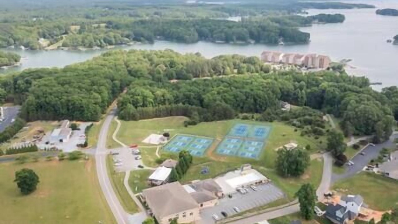 Photo of Others in Smith Mountain Lake