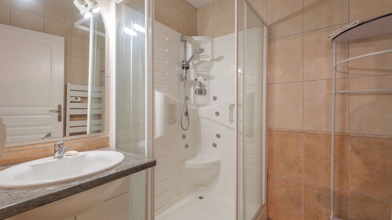 Photo of Bathroom in Campan