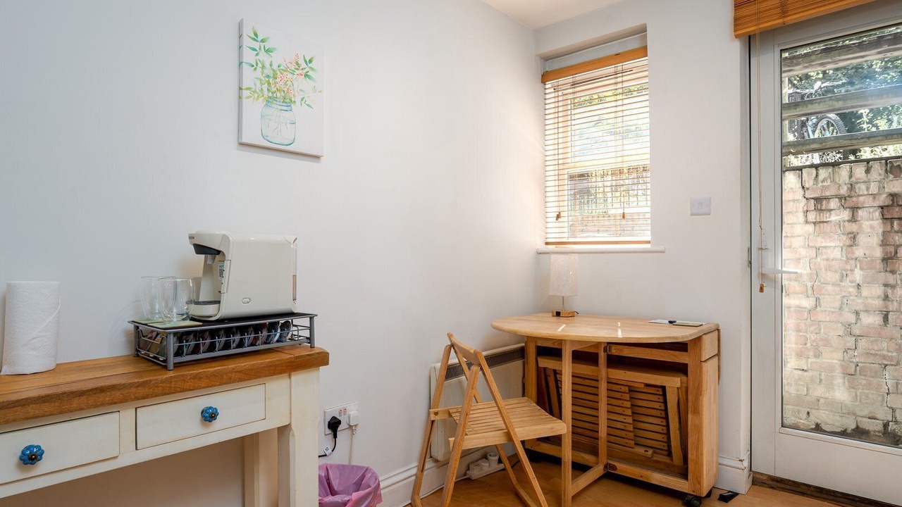 Photo of Others in Kilburn