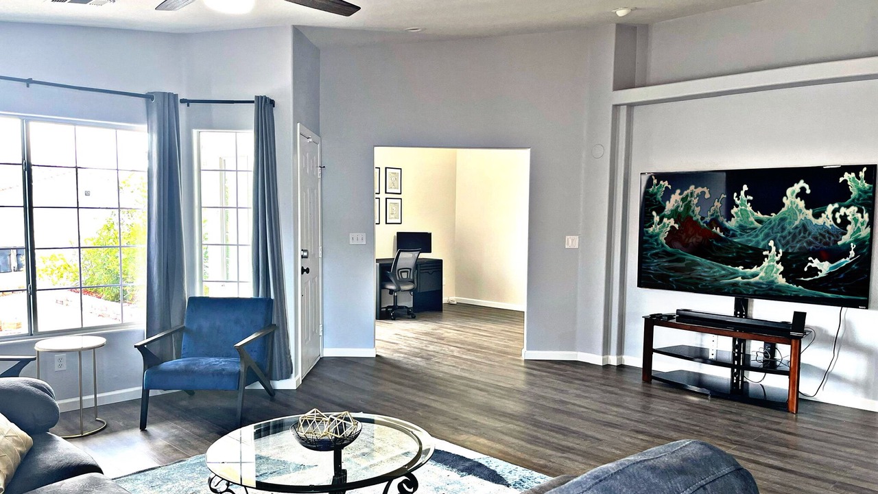 Photo of Livingroom in McCullough Hills