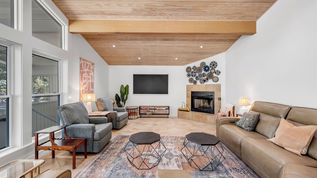 Photo of Livingroom in Granite Shoals