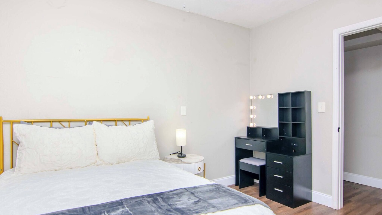Photo of Bedroom in Riverside Heights