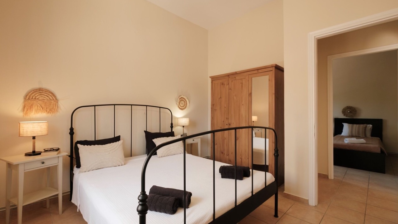 Photo of Bedroom in Ipsos