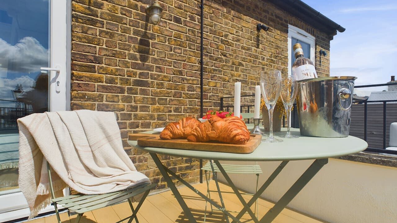 Photo of Patio Balcony in Leigh-on-Sea