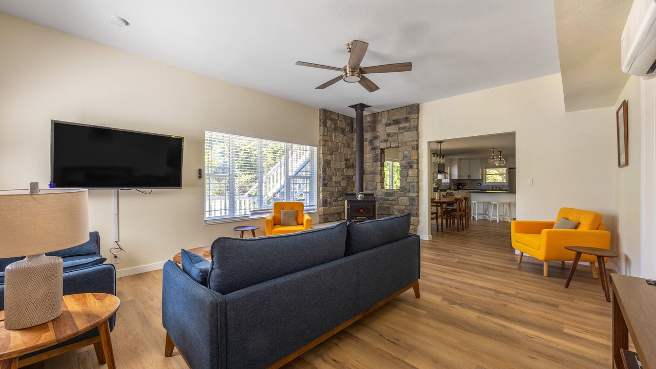 Photo of Livingroom in Lyle