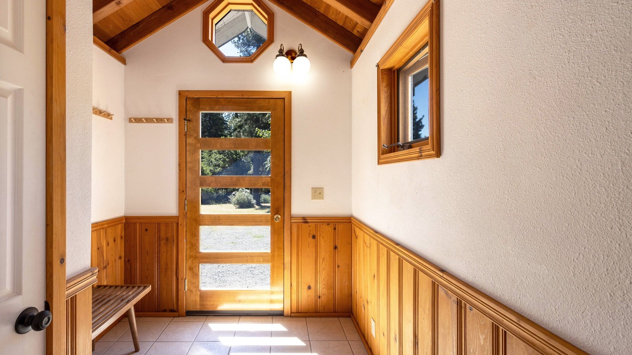 Photo of Others in Lyle