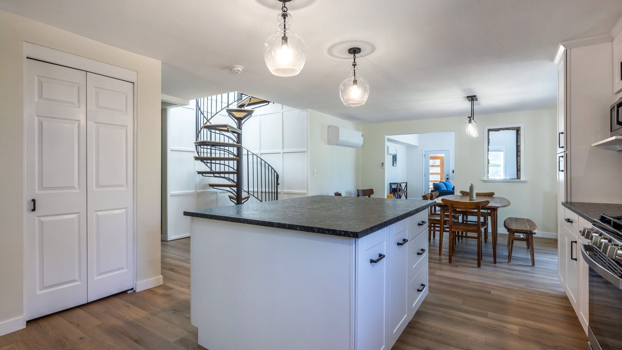 Photo of Others in Lyle