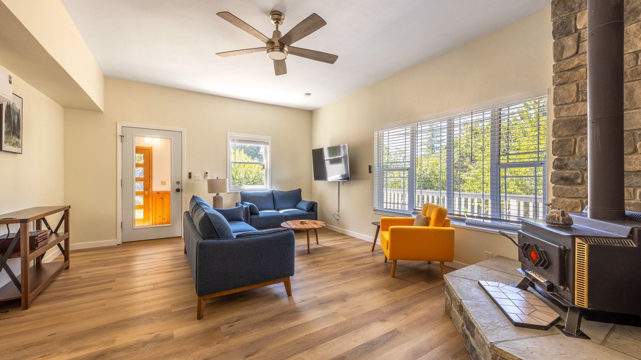 Photo of Livingroom in Lyle