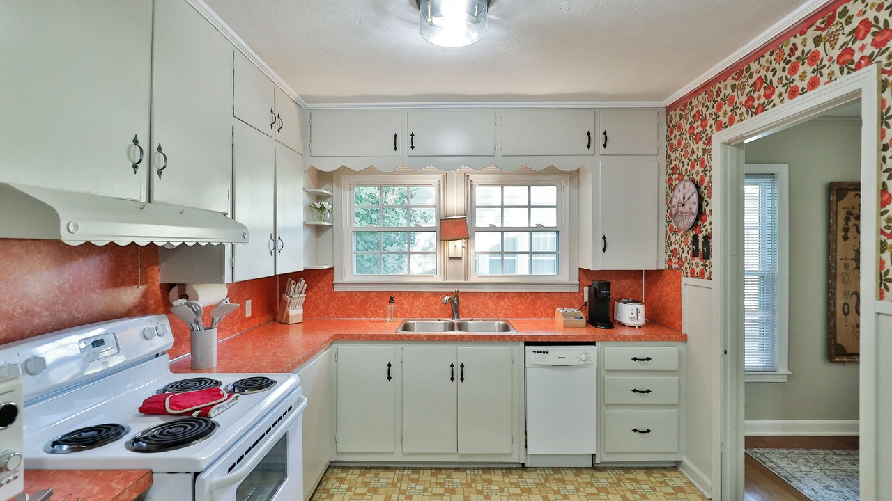 Photo of Kitchen in Sayles Blvd. Area