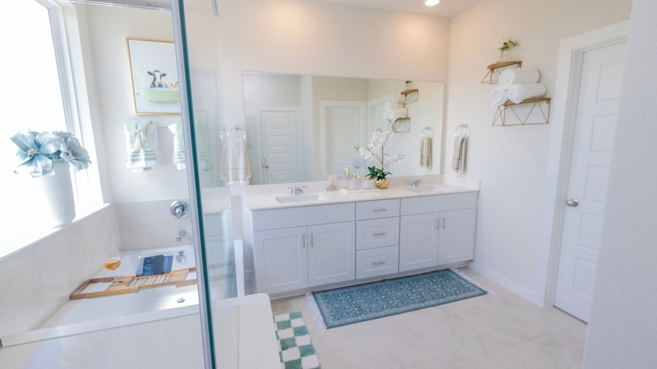 Photo of Bathroom in Clodine