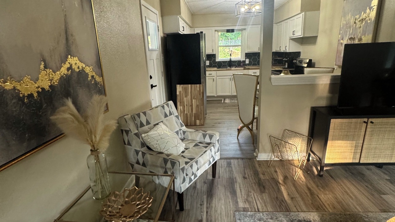 Photo of Livingroom in Van Buren