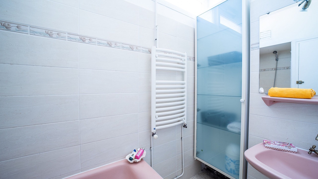 Photo of Bathroom in Port-Vendres