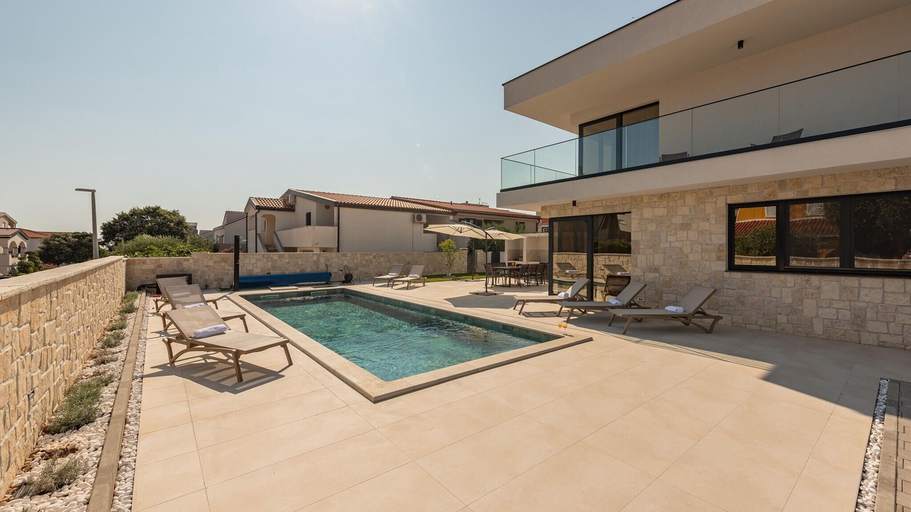 Photo of Outdoor in Mandre