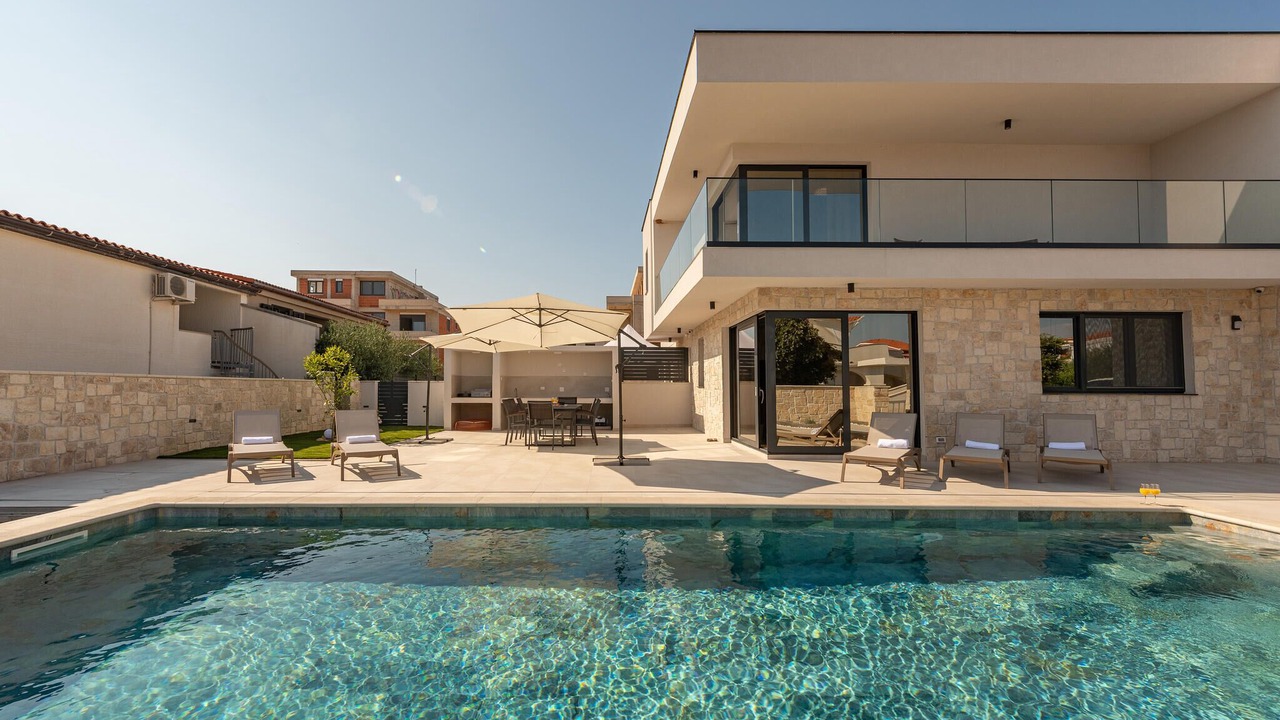 Photo of Outdoor in Mandre