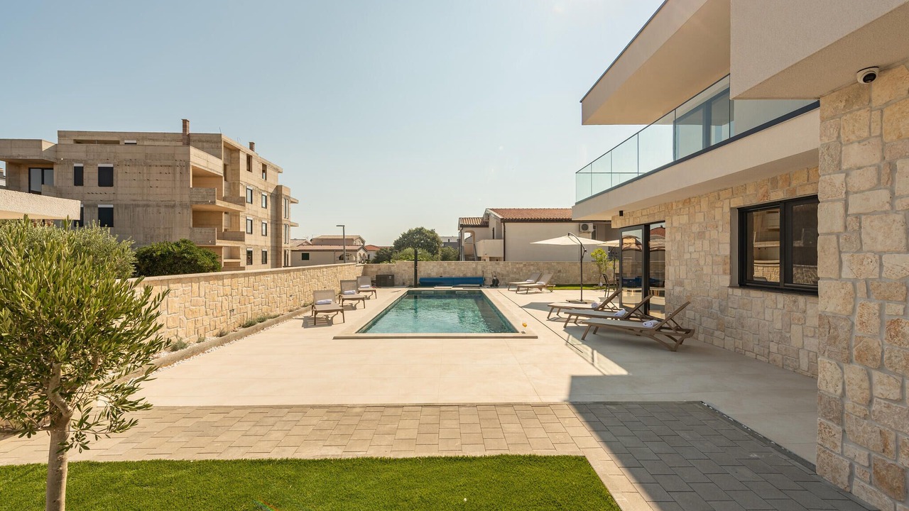 Photo of Outdoor in Mandre