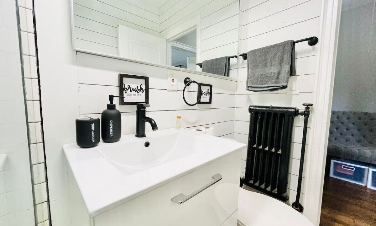 Photo of Others in Dwight